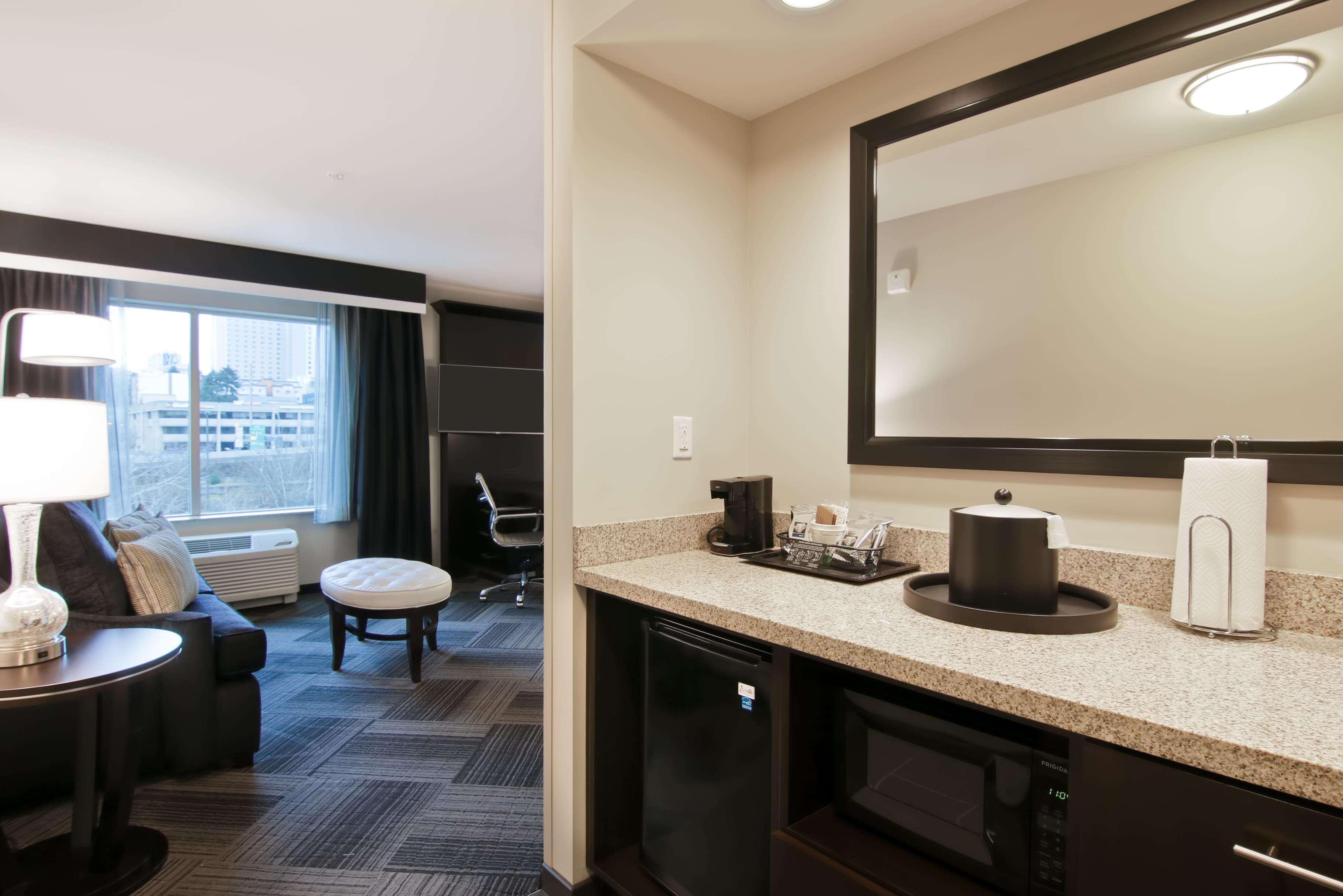 Hampton Inn & Suites Bellevue Downtown/Seattle מראה חיצוני תמונה