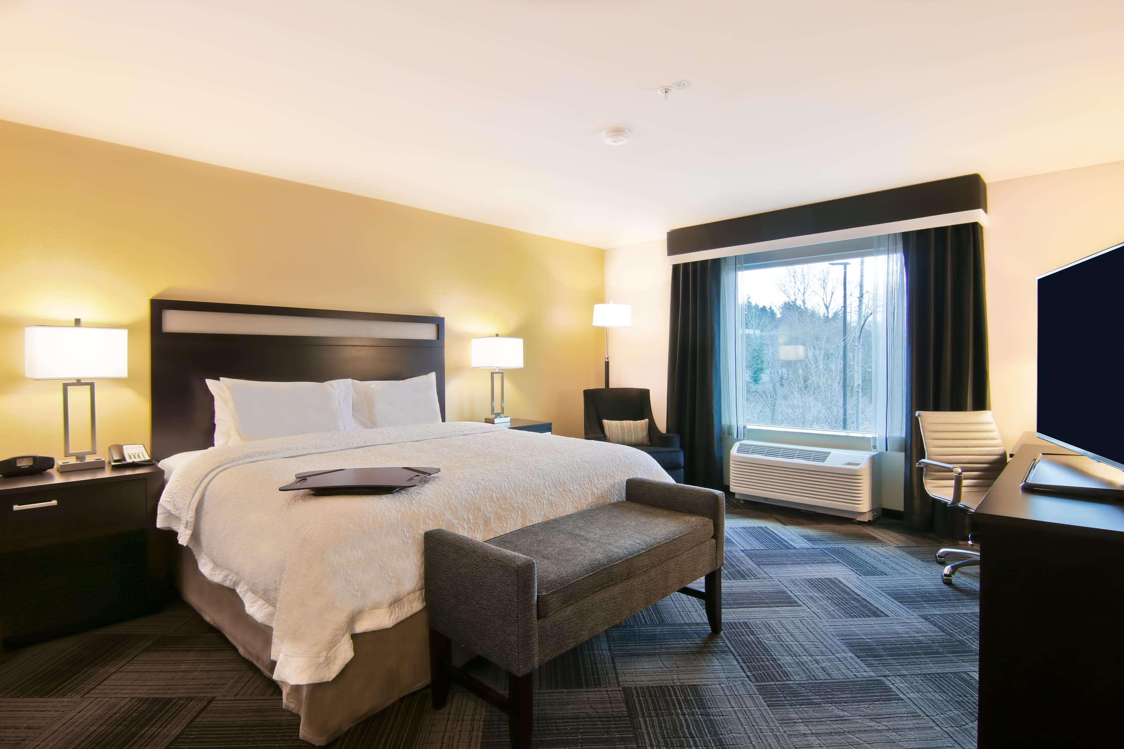 Hampton Inn & Suites Bellevue Downtown/Seattle מראה חיצוני תמונה