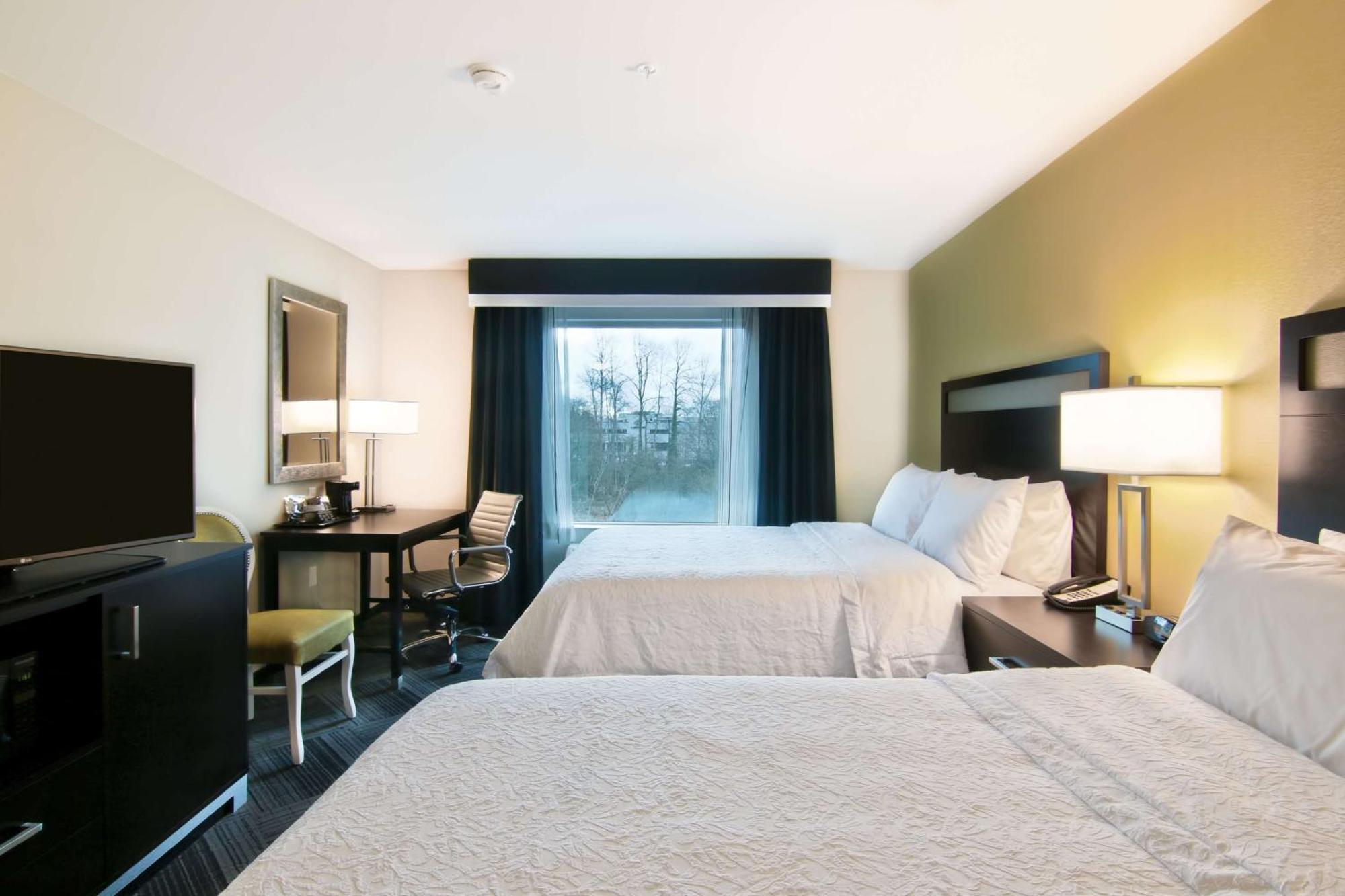 Hampton Inn & Suites Bellevue Downtown/Seattle מראה חיצוני תמונה