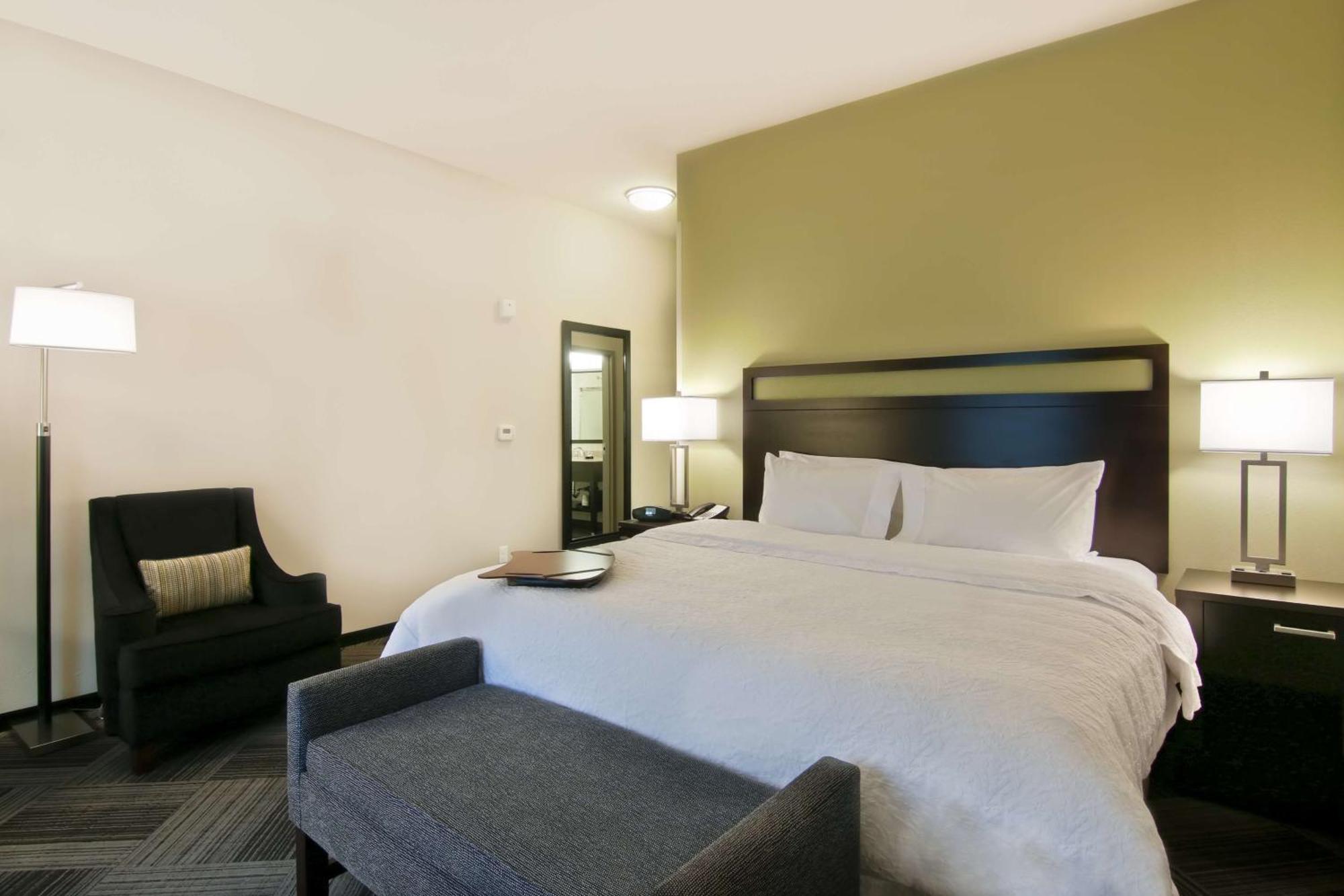 Hampton Inn & Suites Bellevue Downtown/Seattle מראה חיצוני תמונה