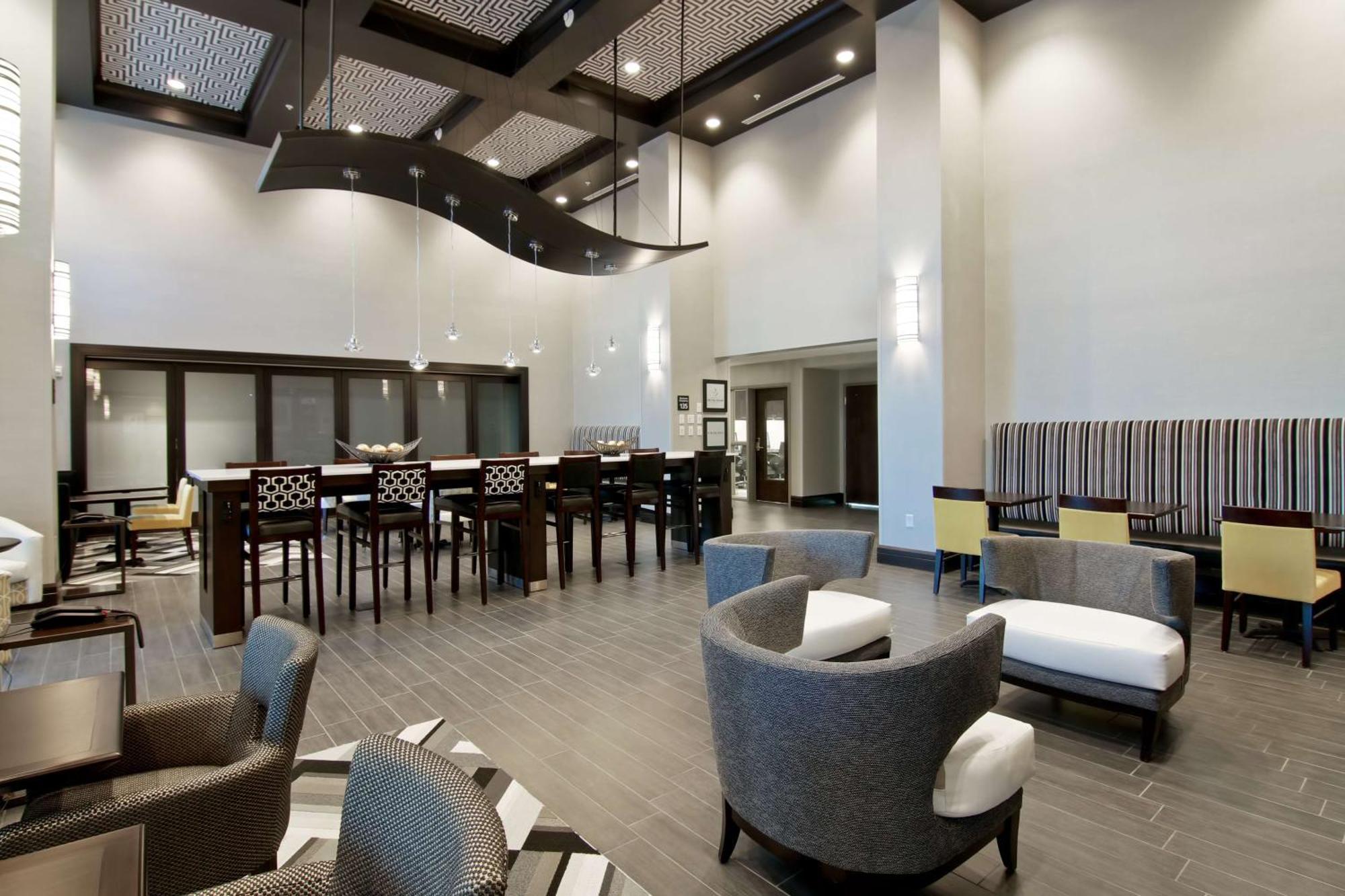 Hampton Inn & Suites Bellevue Downtown/Seattle מראה חיצוני תמונה
